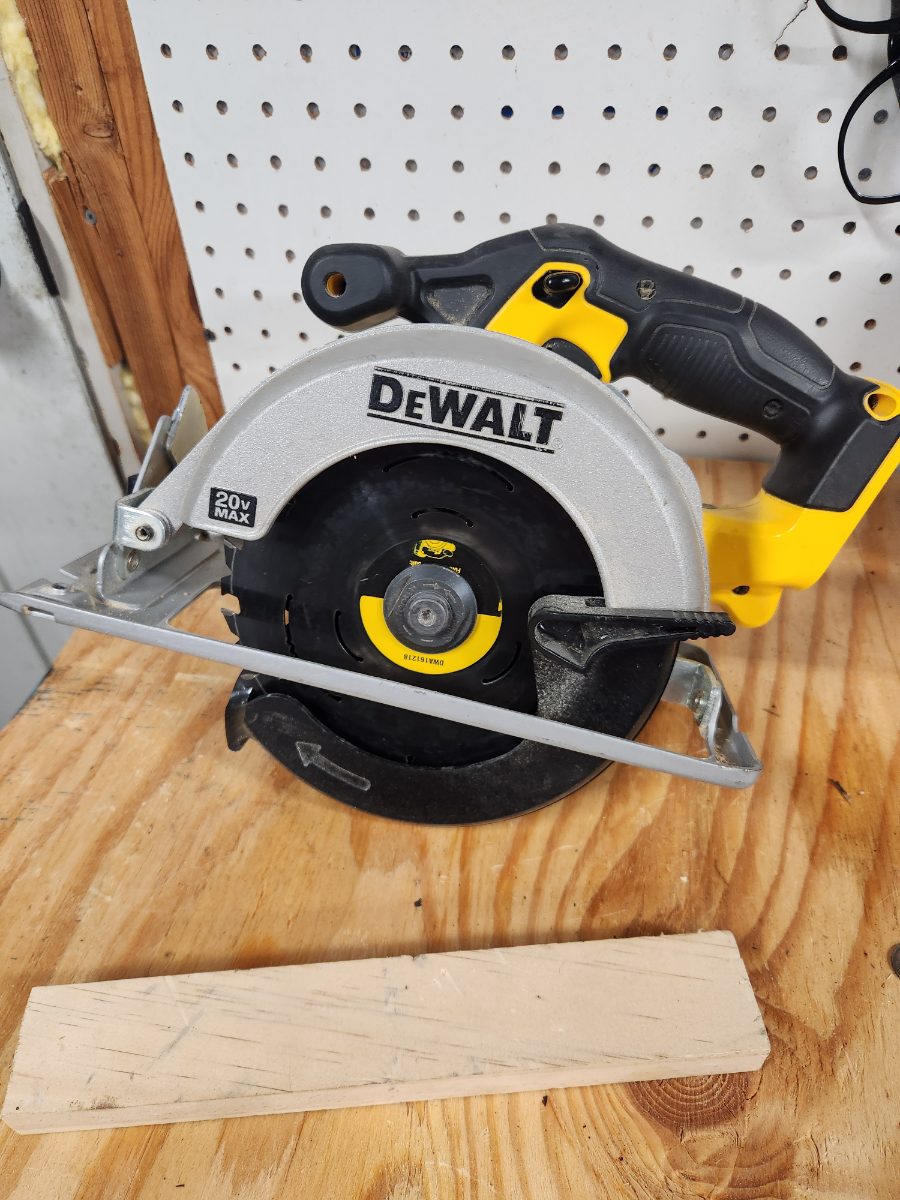 Dewalt Circular saw - DCS393